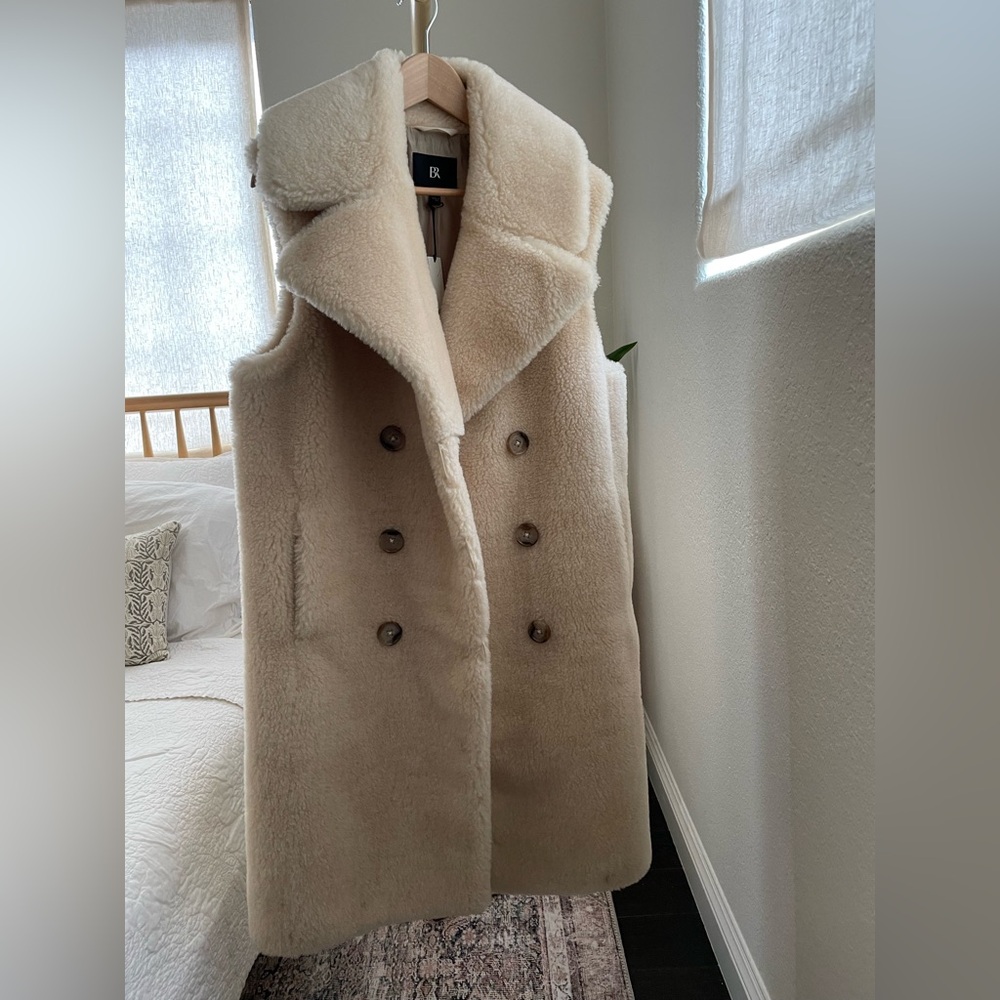 Banana Republic Cora Sherpa Vest Brand New with Tags, Size XS/S Sold Out!